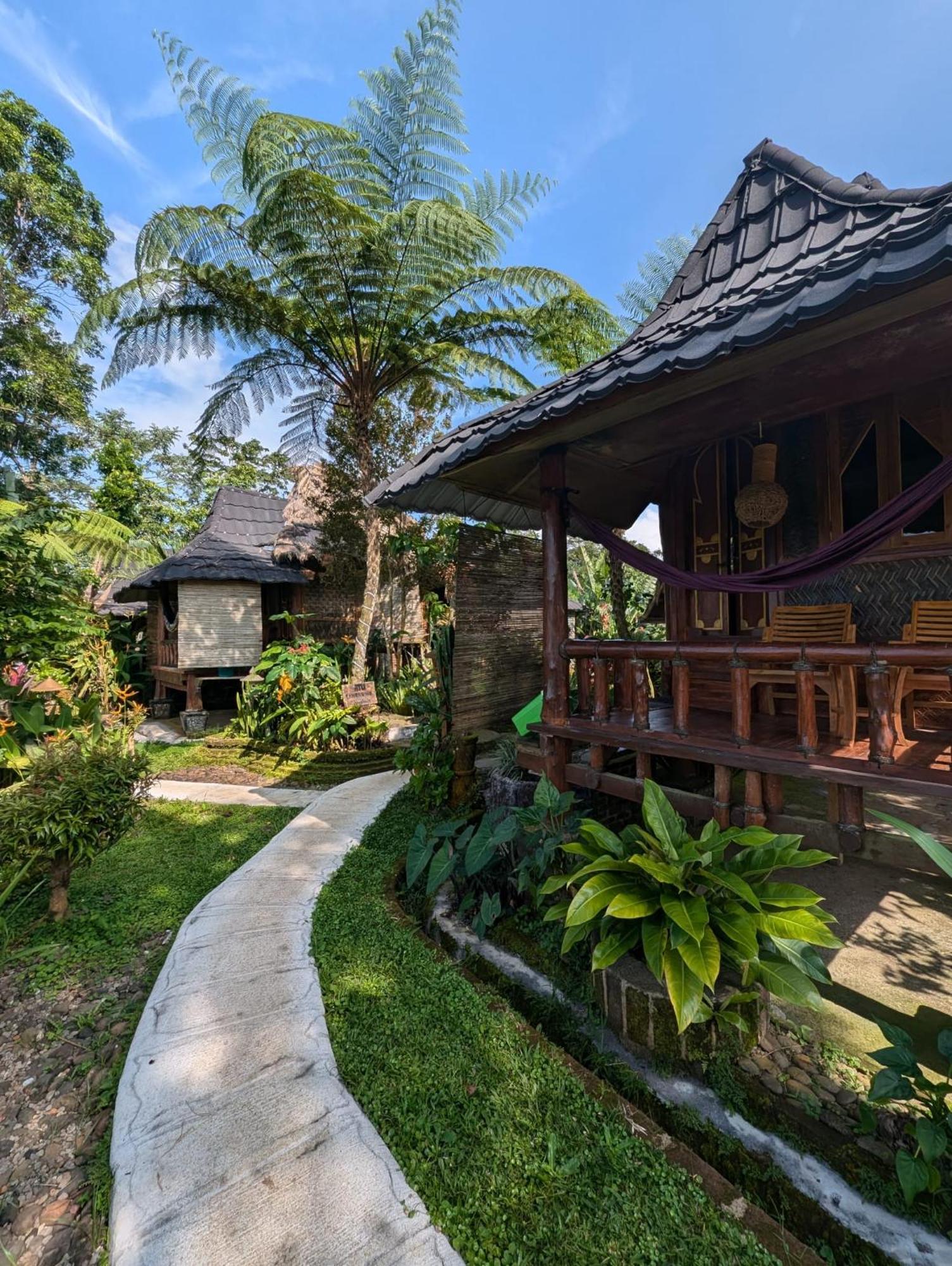 Hotel Satu Lingkung Tetebatu Esterno foto